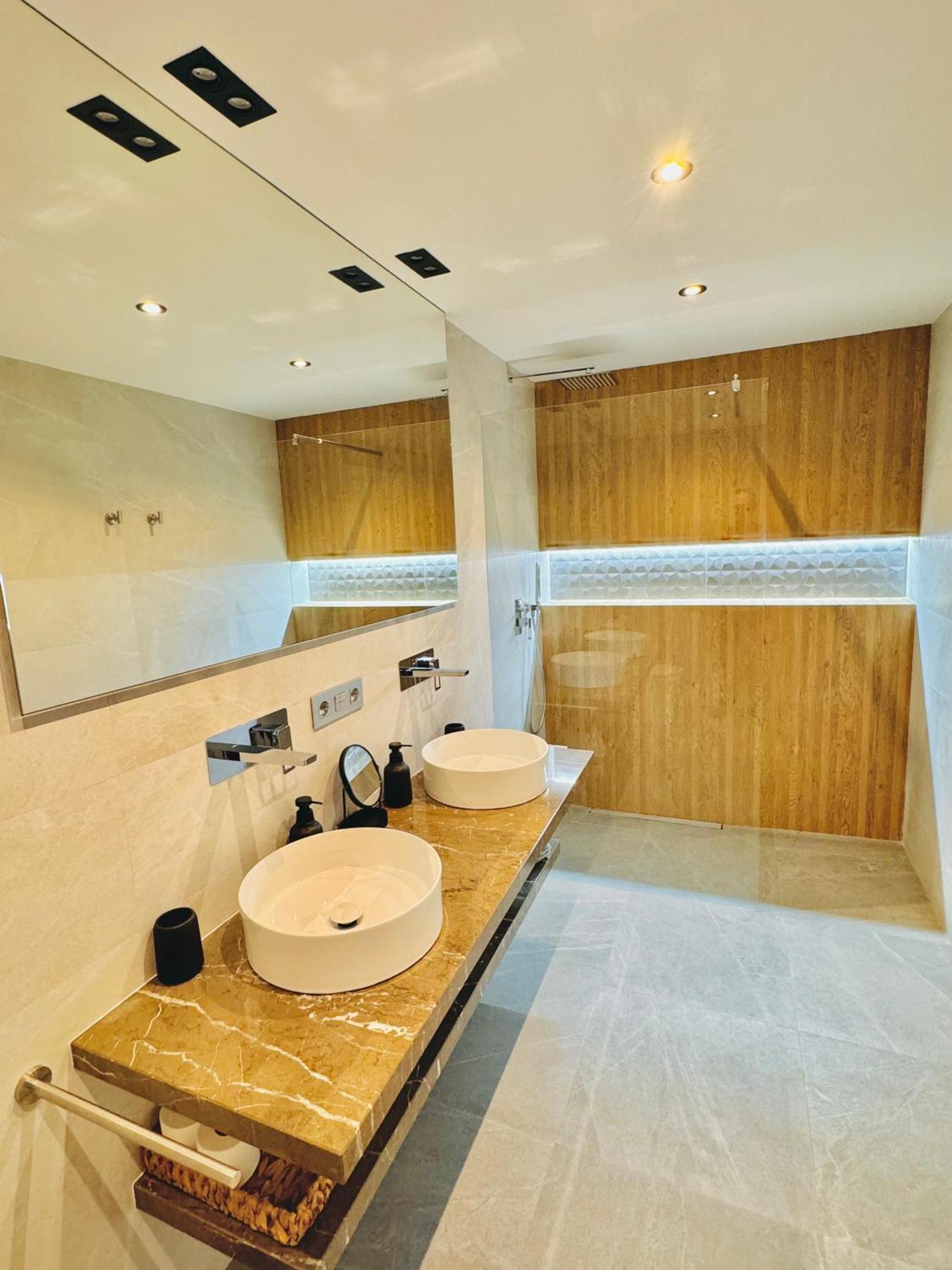 Pueblo Evita Premium Suites Benalmadena Exterior photo