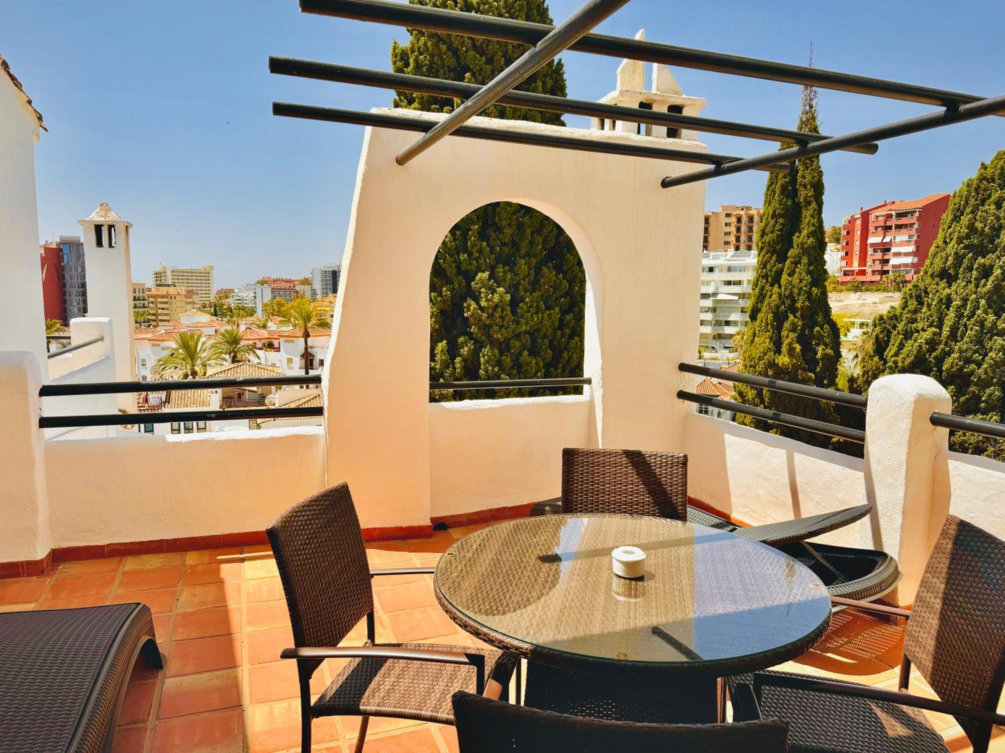 Pueblo Evita Premium Suites Benalmadena Exterior photo